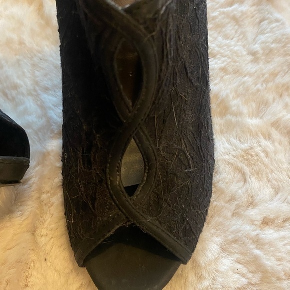 Black lace Maurice’s open toe heels - Picture 4 of 7